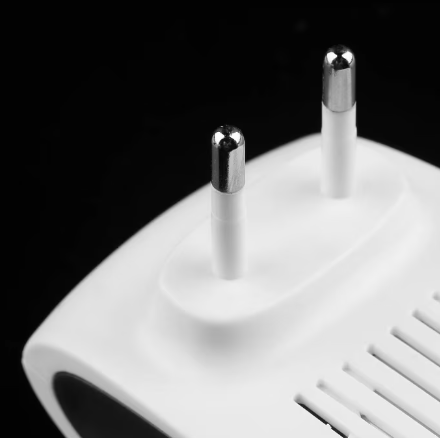 Aparat Ultrasonic Antidaunatori pentru gandaci, insecte, daunatori