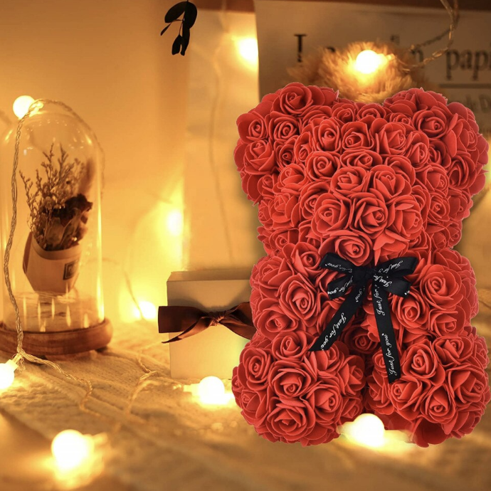 Ursulet din trandafiri de sapun decorat manual, inaltime 40 cm