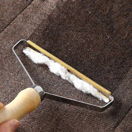 Instrument pentru indepartarea scamelor Farrot premium, Perie de indepartat scame pulvorari.tapiterie, palton, tip rola, maner de lemn